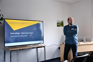 Aufnahme Daniel Meng beim Workshop zum Thema Datenübernahme in AUSSCHREIBEN.DE.